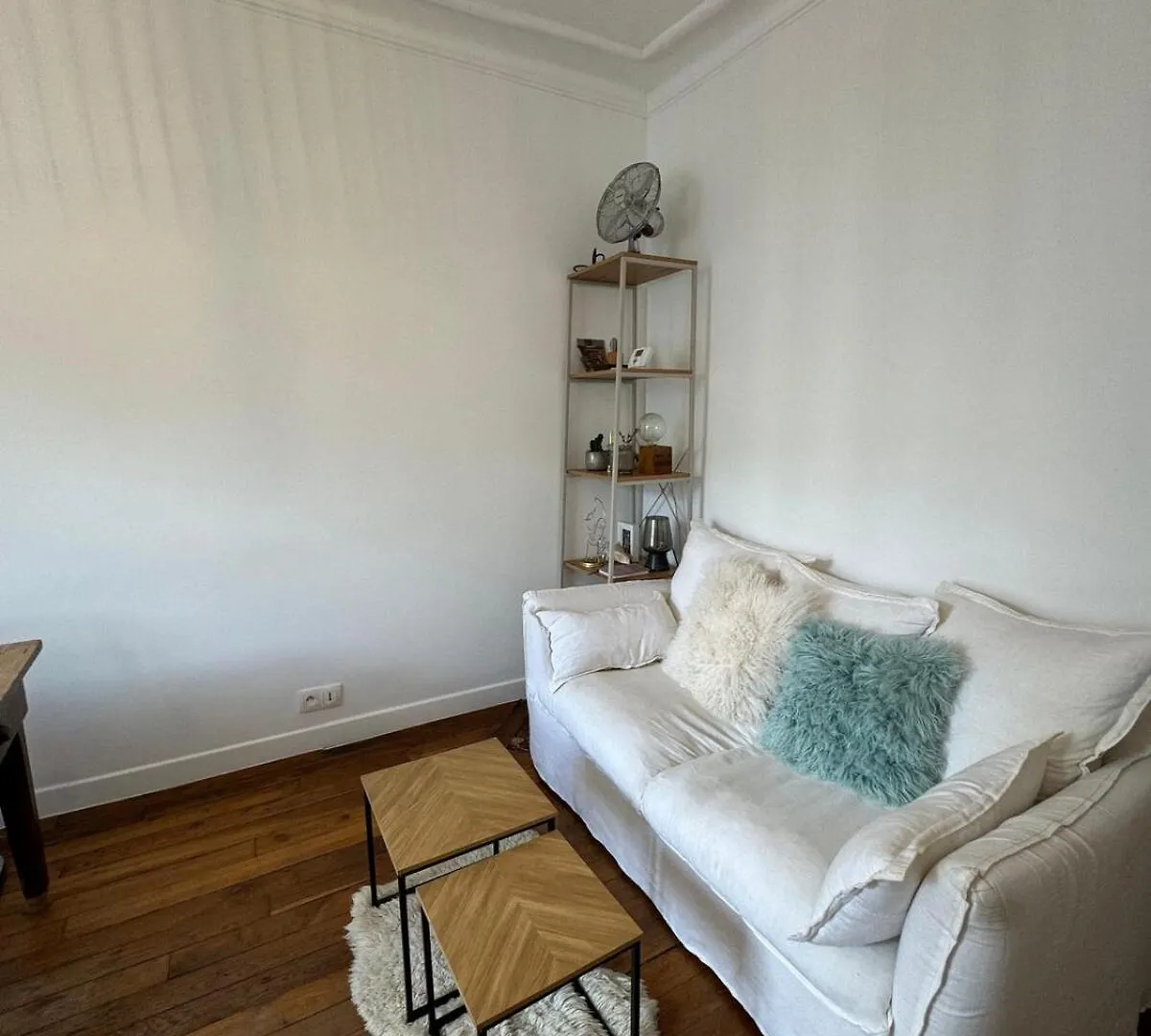 Appartement Situe En Plein Coeur De Paris Apartment